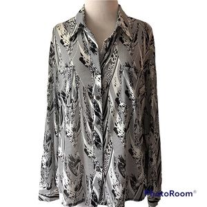 Black and White Design Stretch Button Down Blouse XL